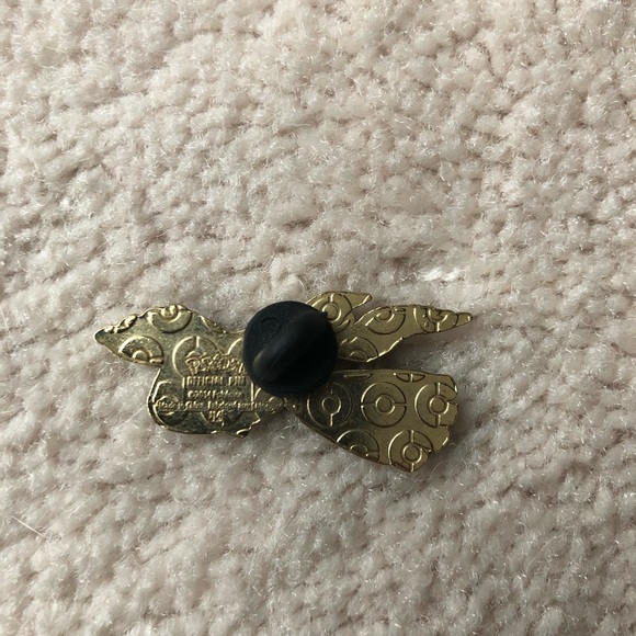 Official Pokemon Primal Kyogre Pin - Picture 2 of 2